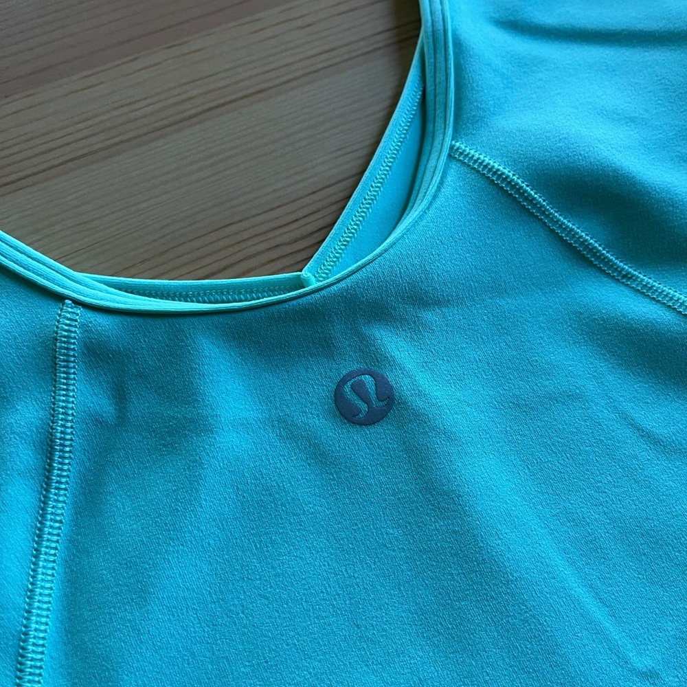 Lululemon - Picture 3 of 3
